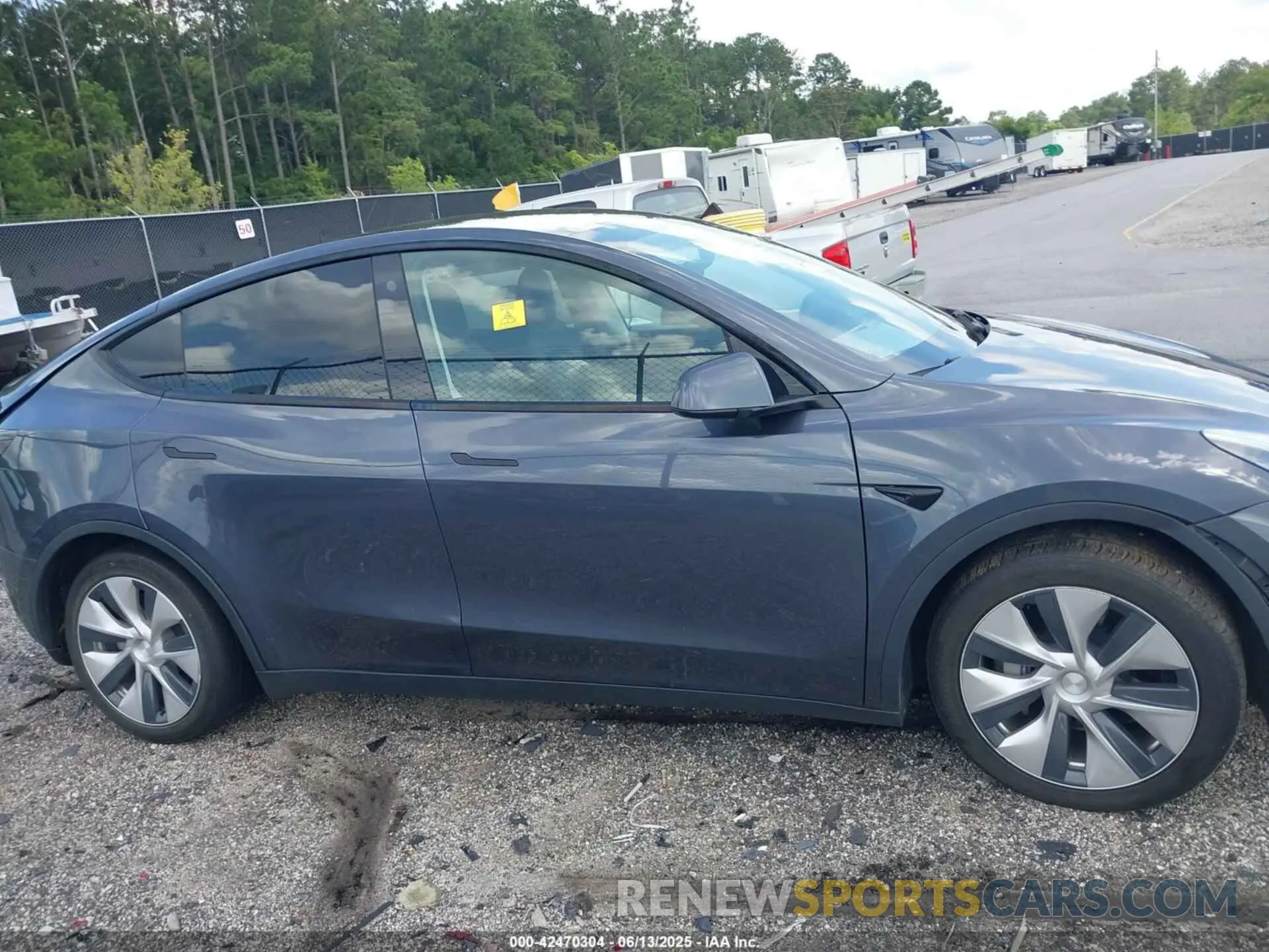 12 Photograph of a damaged car 5YJYGDEE1MF083326 TESLA MODEL Y 2021