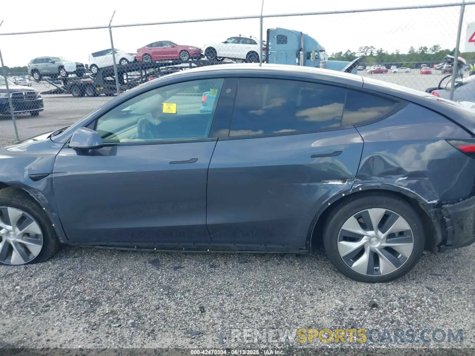 13 Photograph of a damaged car 5YJYGDEE1MF083326 TESLA MODEL Y 2021