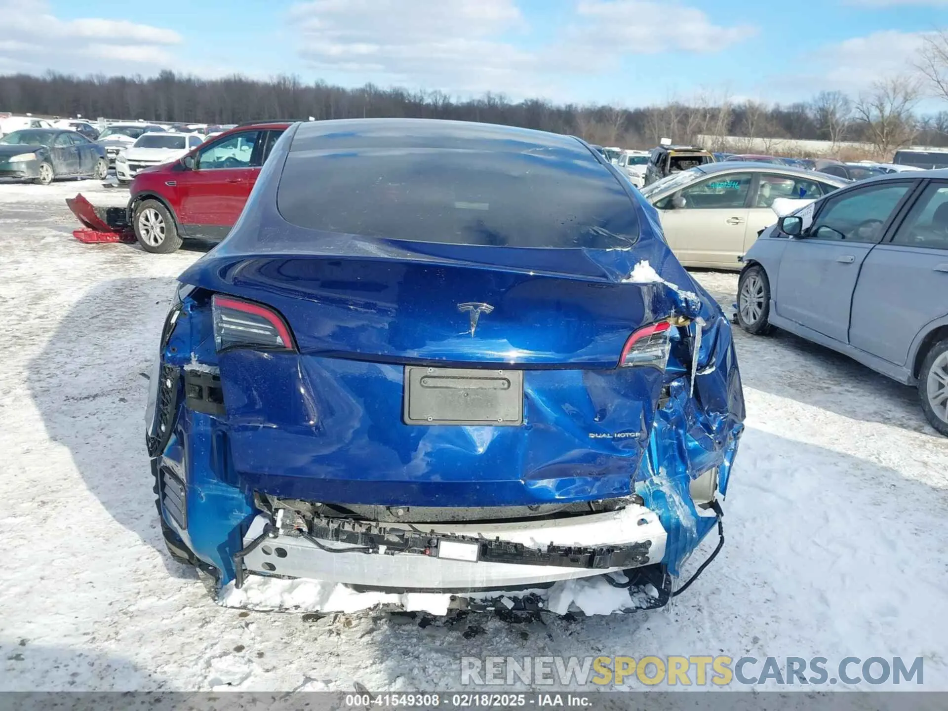 17 Photograph of a damaged car 5YJYGDEE1MF083780 TESLA MODEL Y 2021