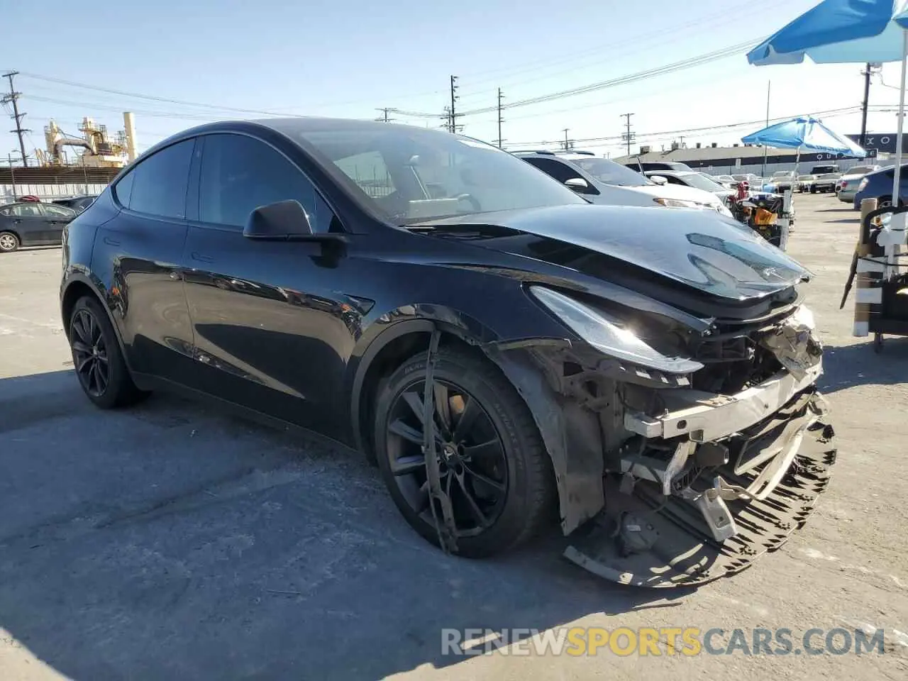 4 Photograph of a damaged car 5YJYGDEE1MF094164 TESLA MODEL Y 2021