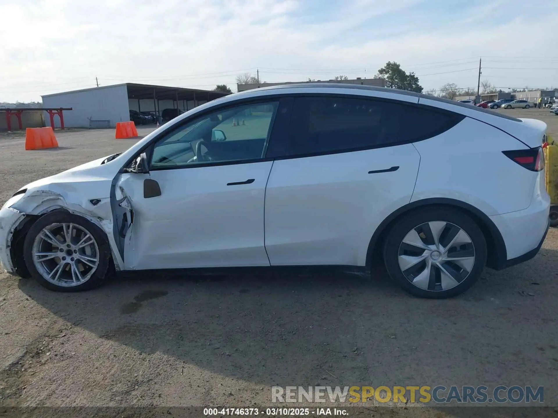 13 Photograph of a damaged car 5YJYGDEE1MF094603 TESLA MODEL Y 2021