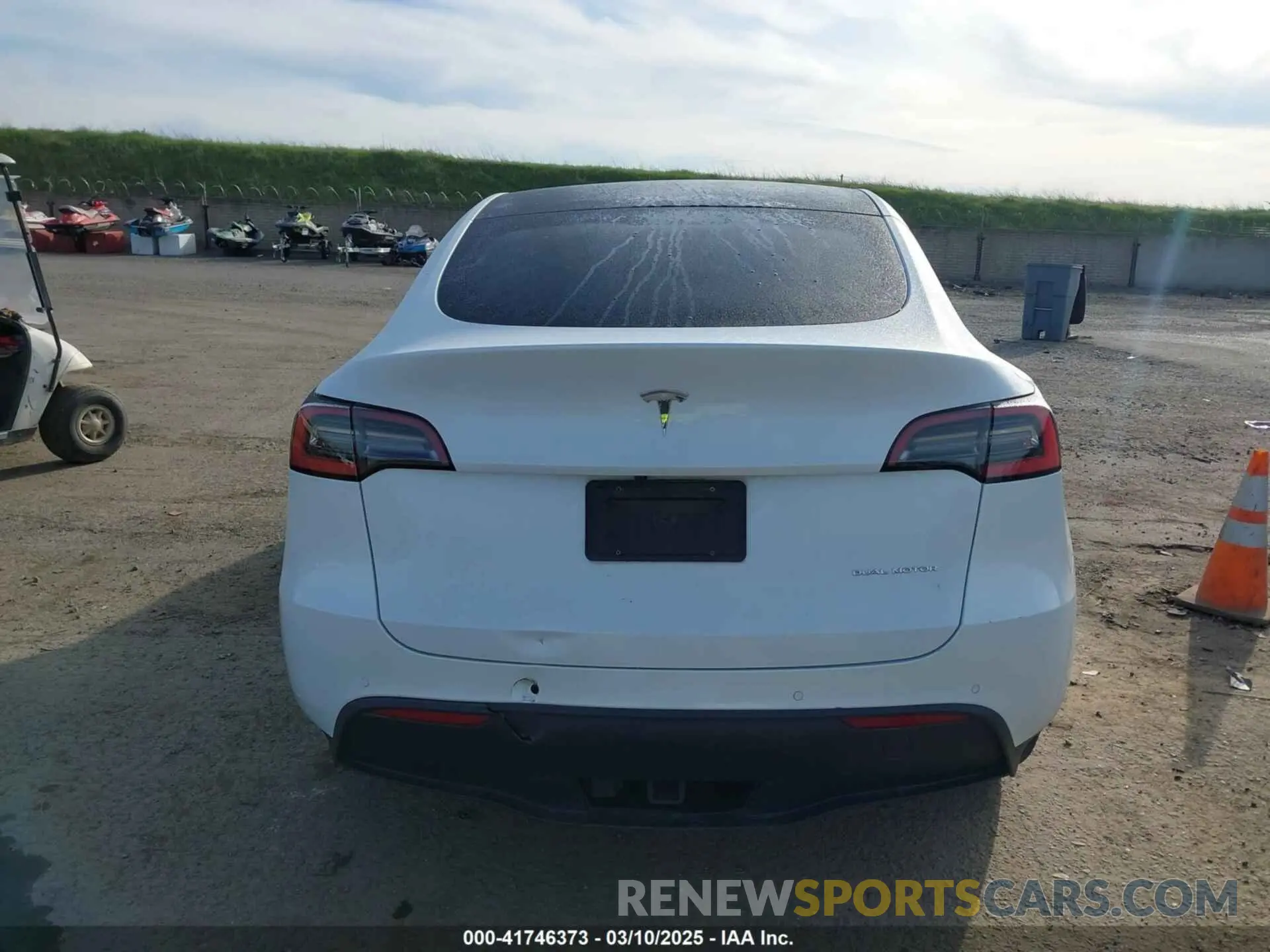 15 Photograph of a damaged car 5YJYGDEE1MF094603 TESLA MODEL Y 2021
