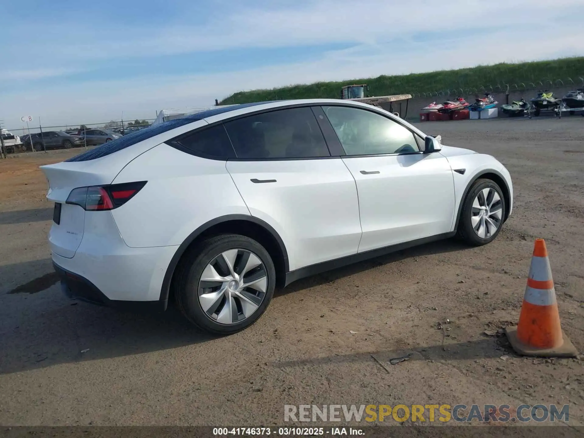 4 Photograph of a damaged car 5YJYGDEE1MF094603 TESLA MODEL Y 2021
