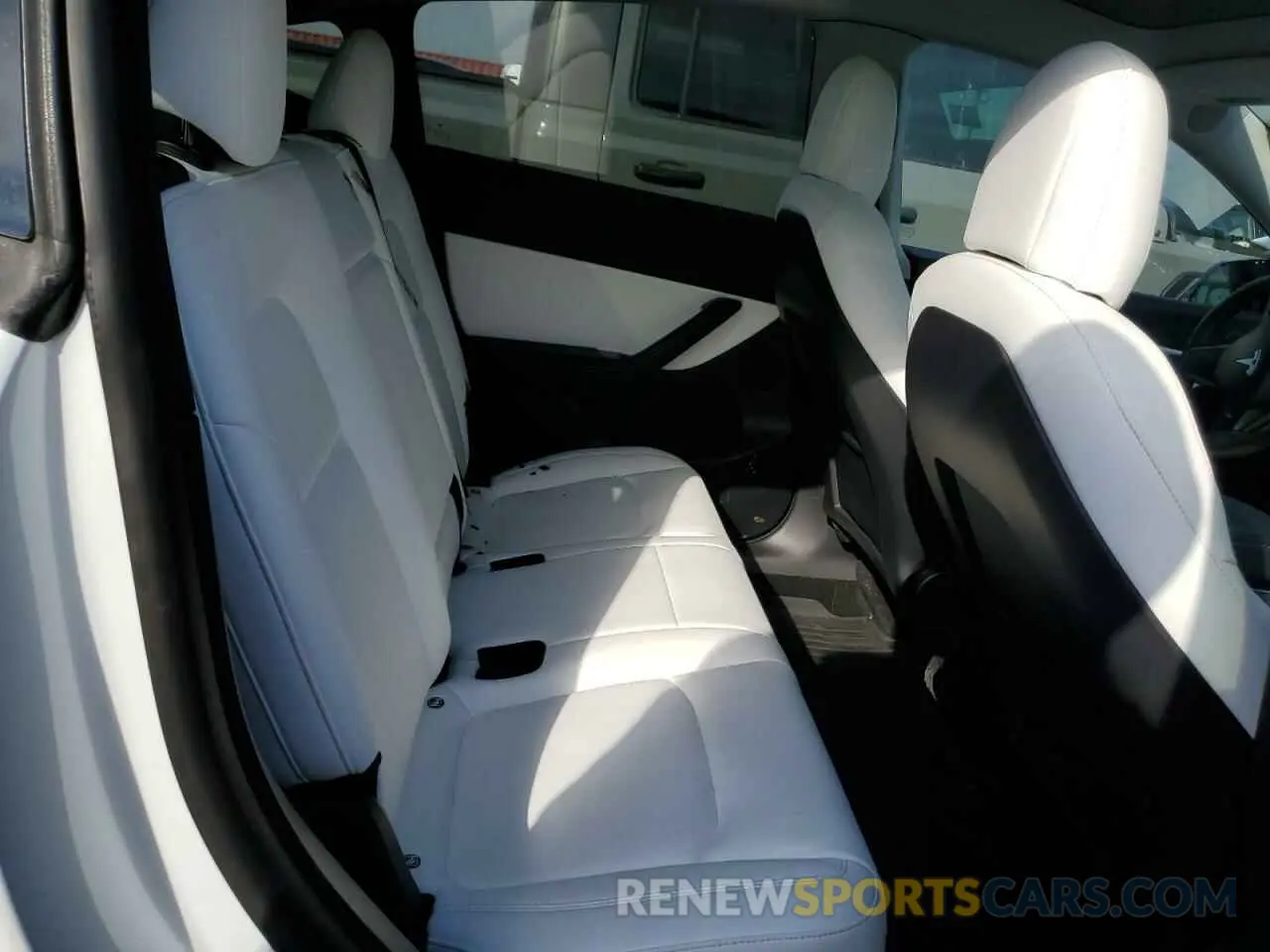 11 Photograph of a damaged car 5YJYGDEE1MF098649 TESLA MODEL Y 2021