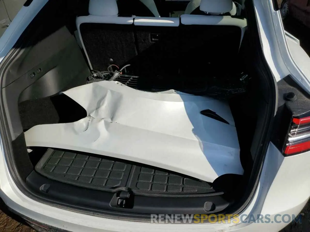 13 Photograph of a damaged car 5YJYGDEE1MF098649 TESLA MODEL Y 2021