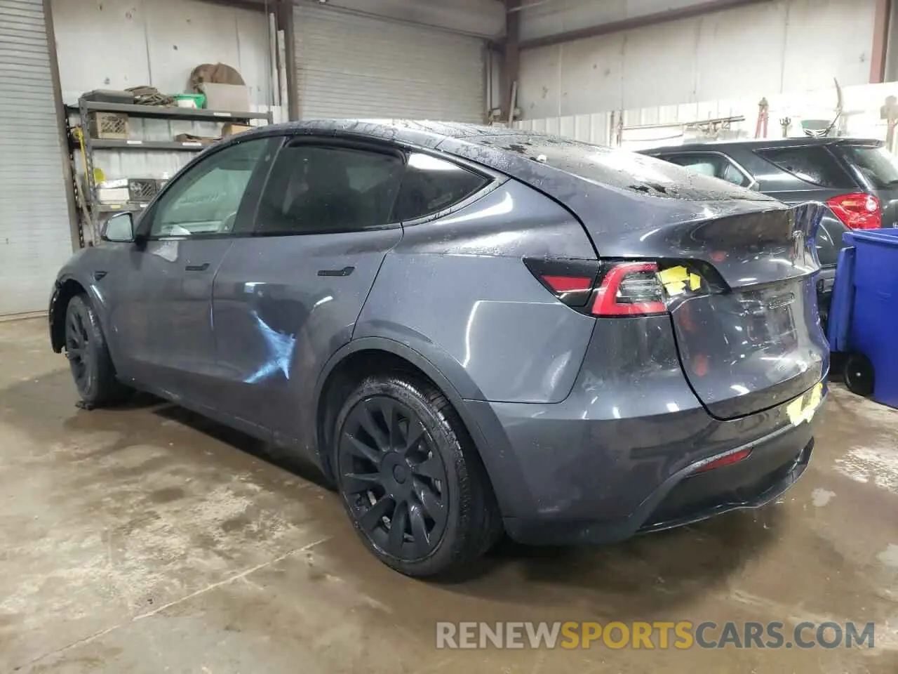 2 Photograph of a damaged car 5YJYGDEE1MF100254 TESLA MODEL Y 2021