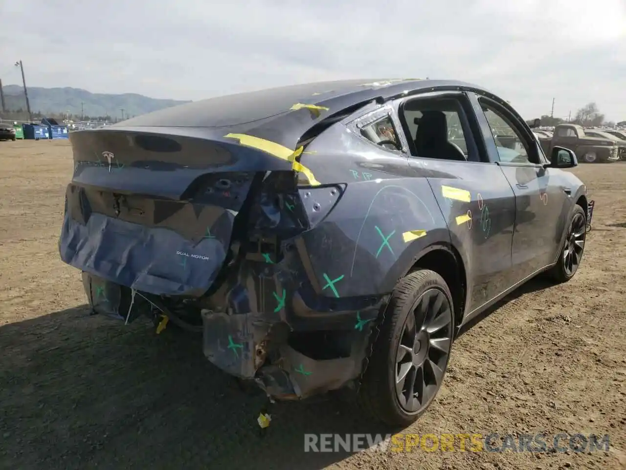 4 Photograph of a damaged car 5YJYGDEE1MF102022 TESLA MODEL Y 2021