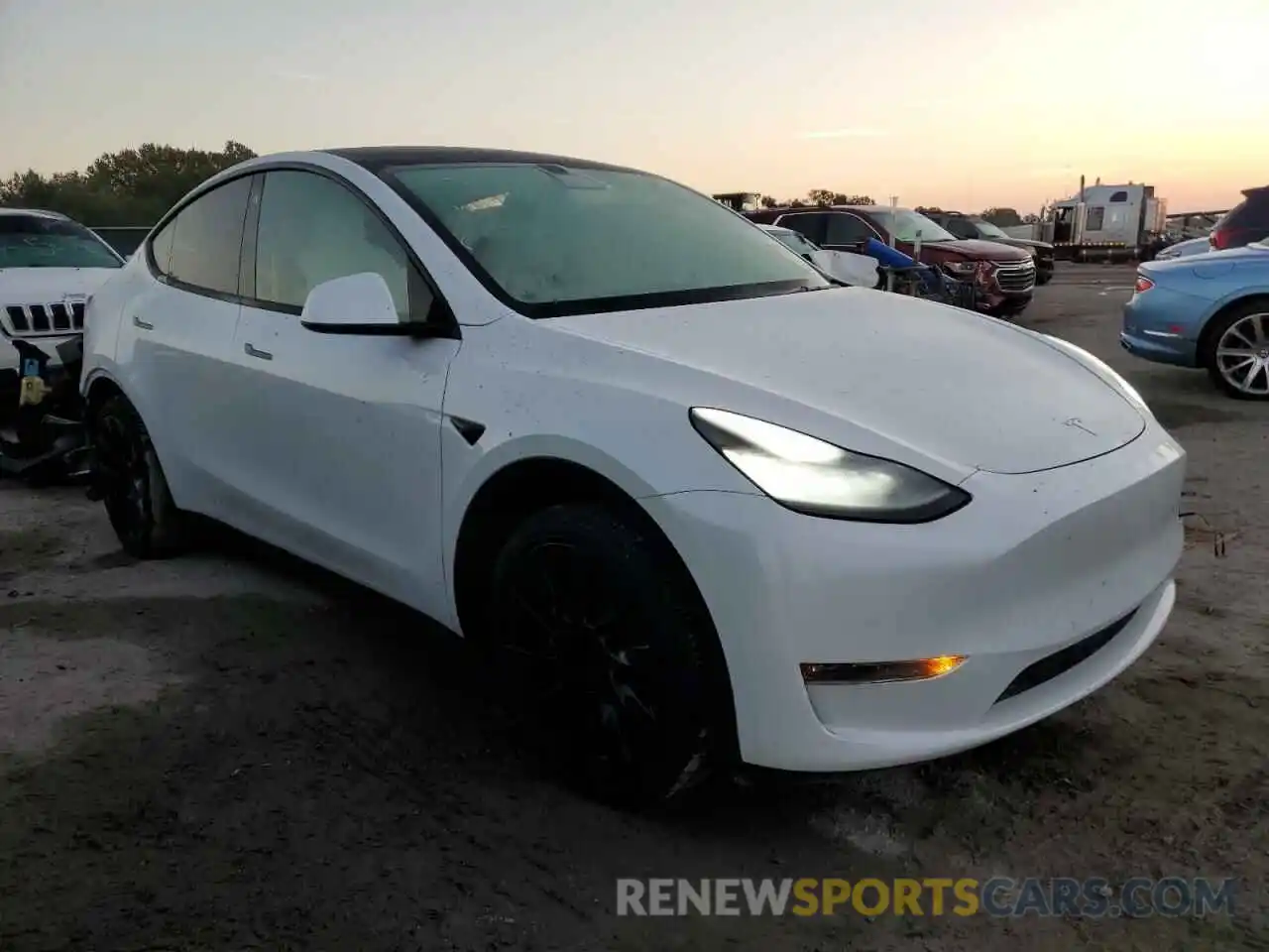 1 Photograph of a damaged car 5YJYGDEE1MF103431 TESLA MODEL Y 2021