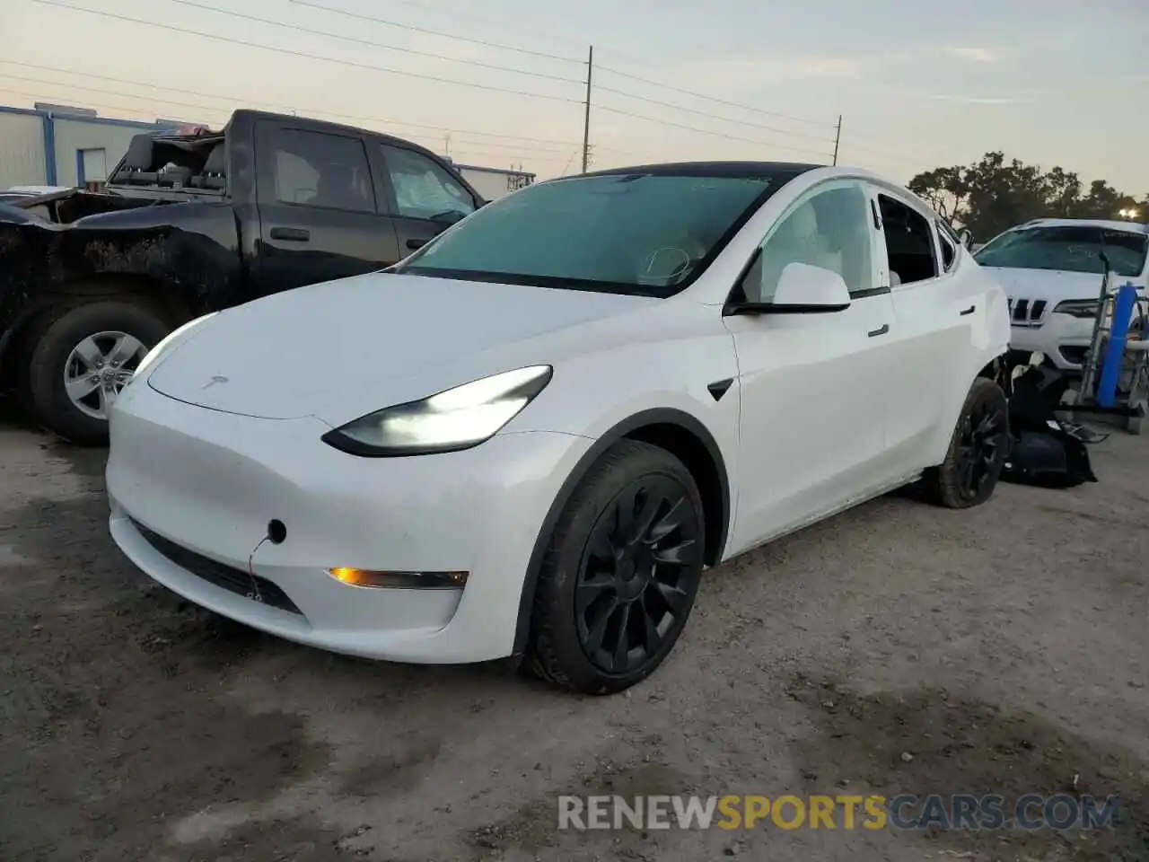 2 Photograph of a damaged car 5YJYGDEE1MF103431 TESLA MODEL Y 2021