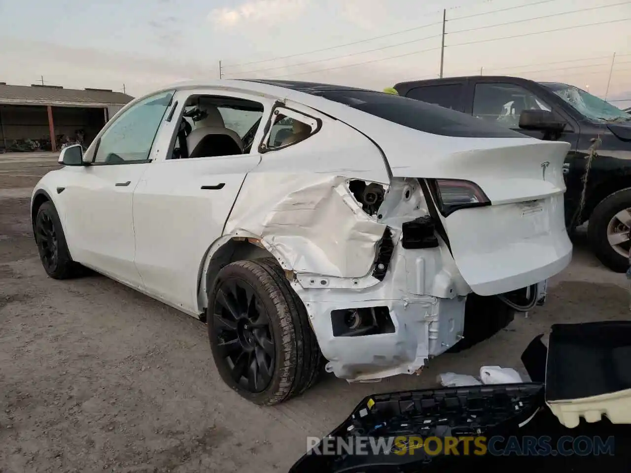 3 Photograph of a damaged car 5YJYGDEE1MF103431 TESLA MODEL Y 2021