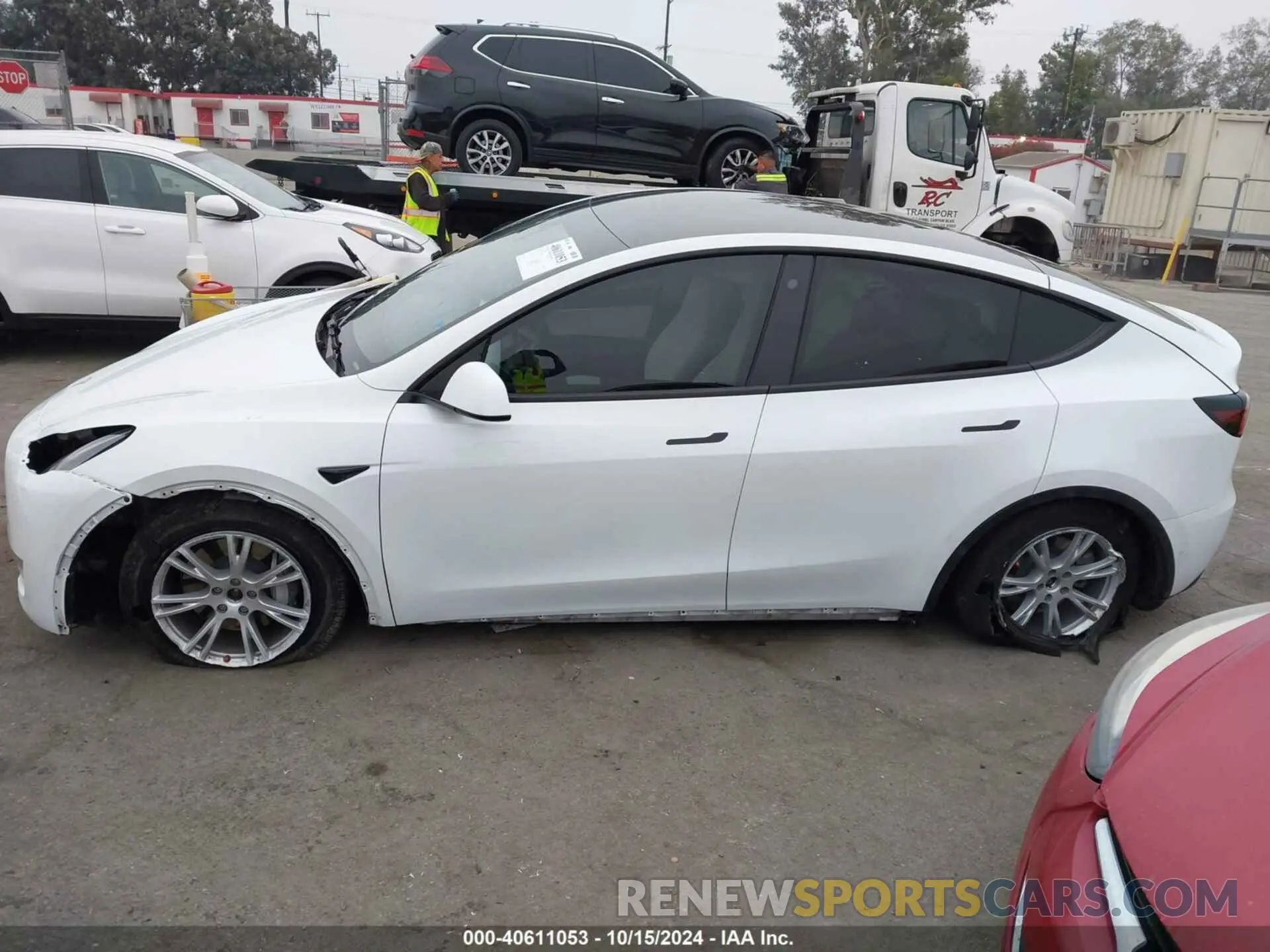 13 Photograph of a damaged car 5YJYGDEE1MF118060 TESLA MODEL Y 2021