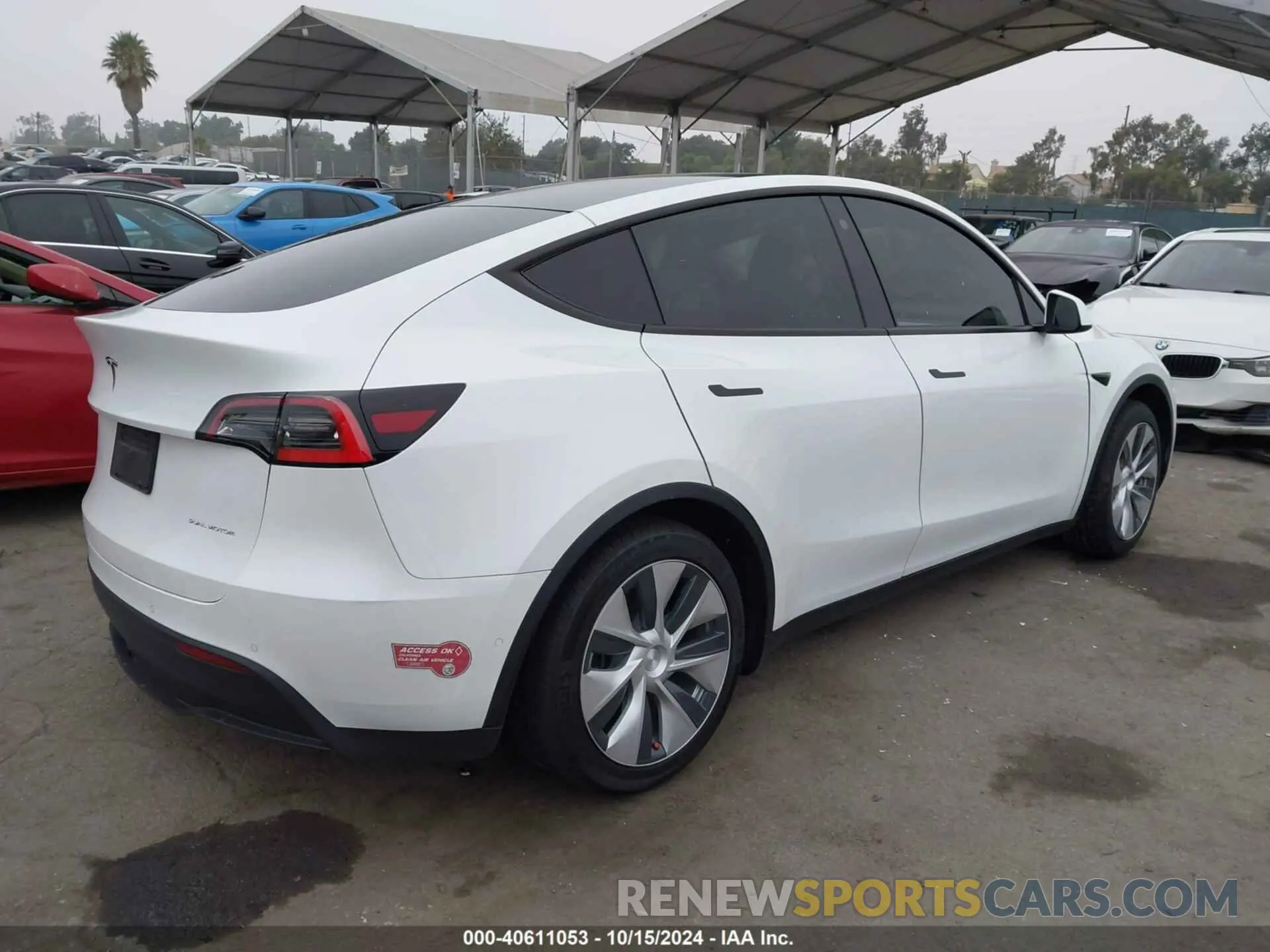 4 Photograph of a damaged car 5YJYGDEE1MF118060 TESLA MODEL Y 2021