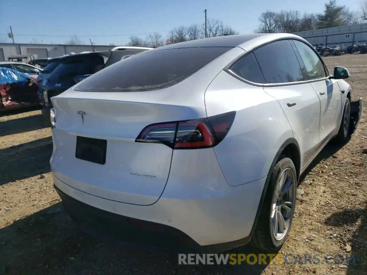 4 Photograph of a damaged car 5YJYGDEE1MF122304 TESLA MODEL Y 2021