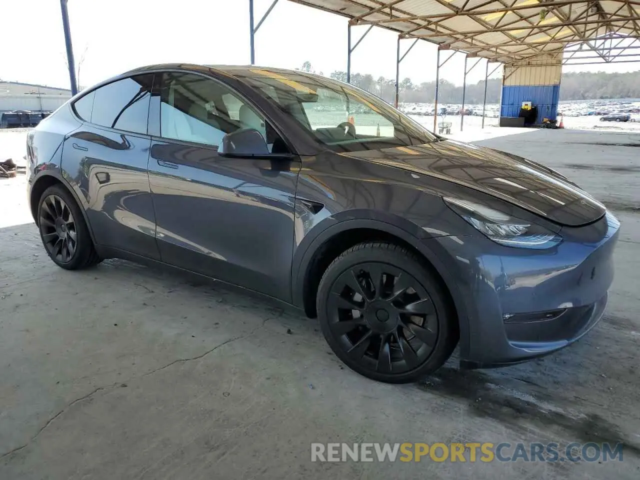 4 Photograph of a damaged car 5YJYGDEE1MF141631 TESLA MODEL Y 2021