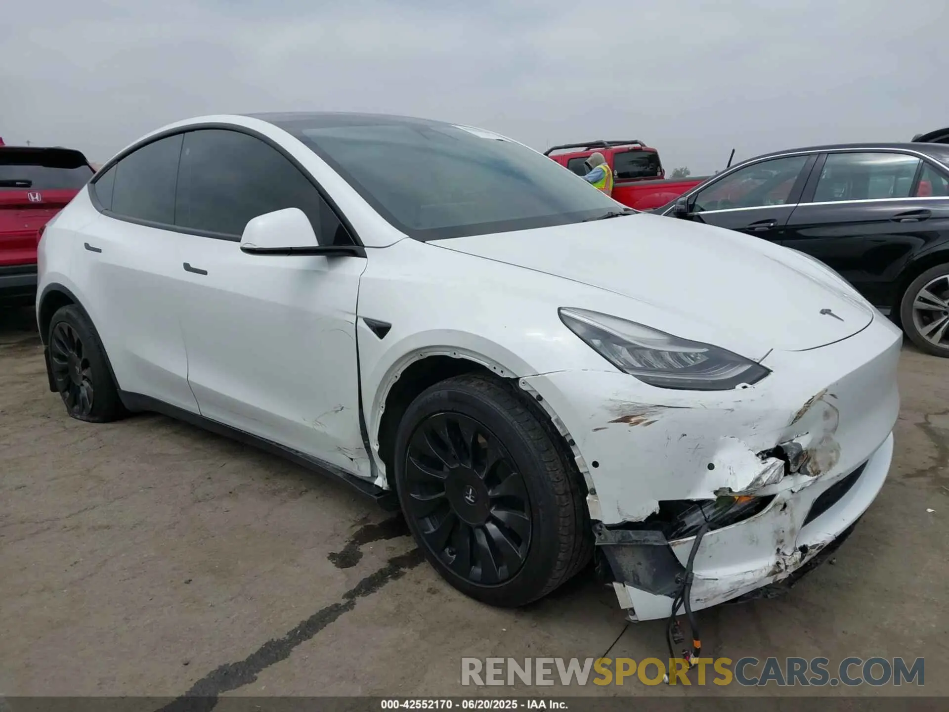 1 Photograph of a damaged car 5YJYGDEE1MF146540 TESLA MODEL Y 2021