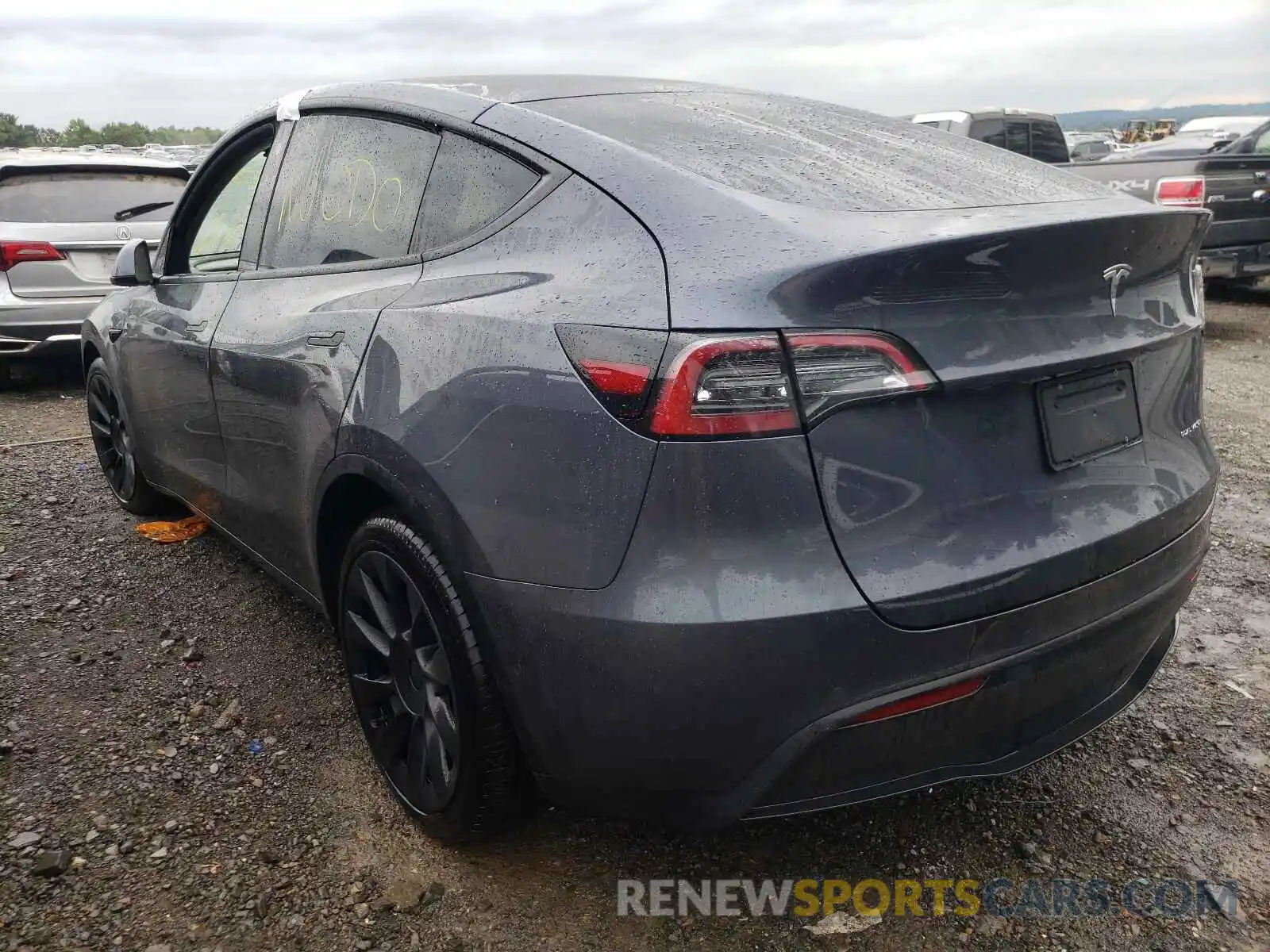 3 Photograph of a damaged car 5YJYGDEE1MF152676 TESLA MODEL Y 2021