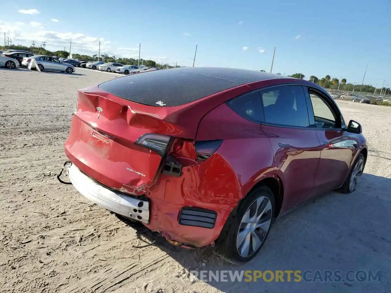 4 Photograph of a damaged car 5YJYGDEE1MF174306 TESLA MODEL Y 2021