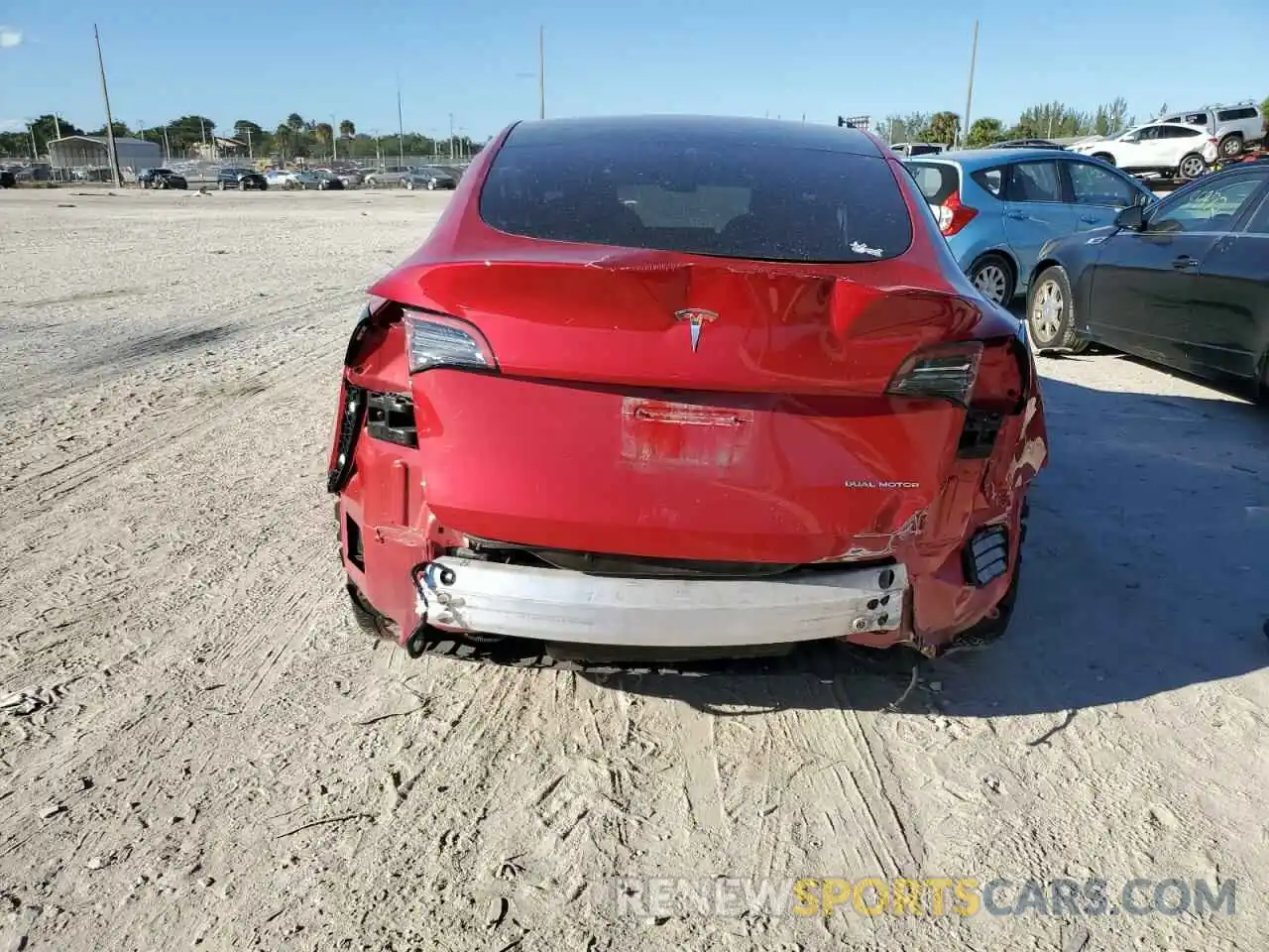 9 Photograph of a damaged car 5YJYGDEE1MF174306 TESLA MODEL Y 2021