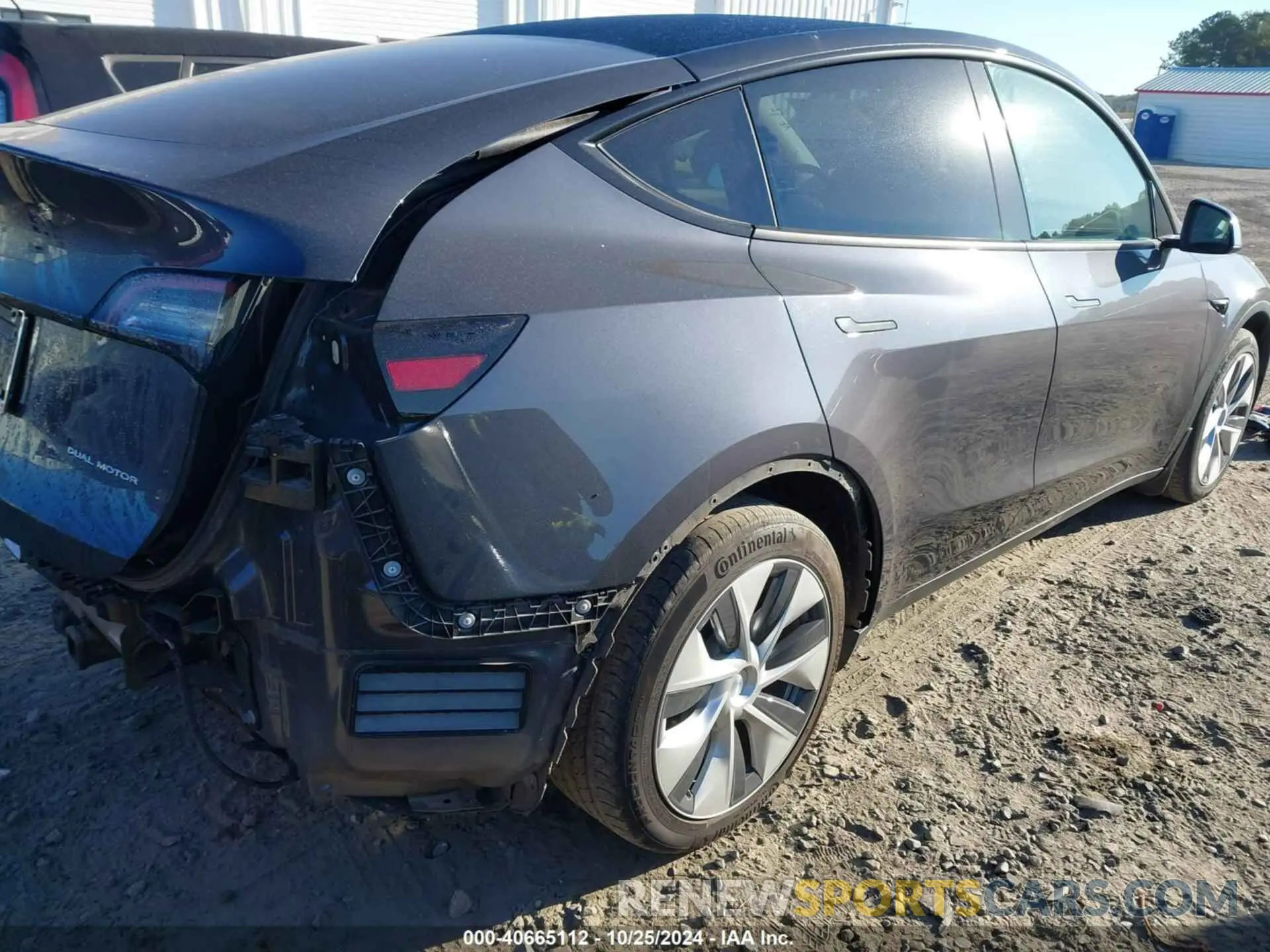 4 Photograph of a damaged car 5YJYGDEE1MF176900 TESLA MODEL Y 2021