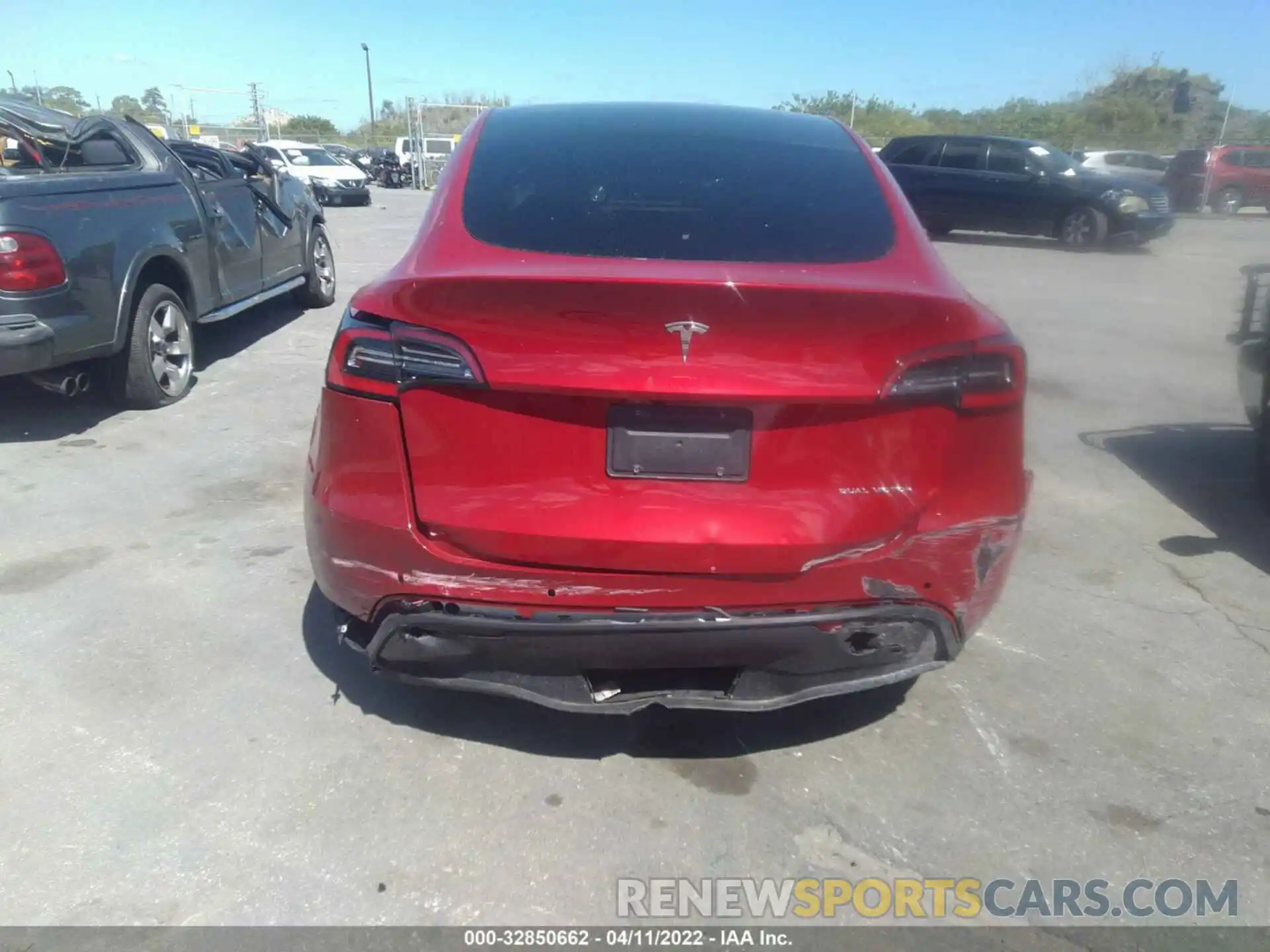 6 Photograph of a damaged car 5YJYGDEE1MF186777 TESLA MODEL Y 2021