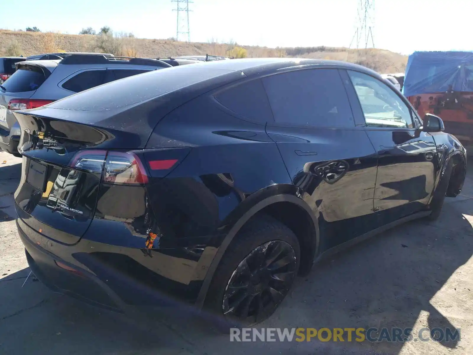 4 Photograph of a damaged car 5YJYGDEE1MF213542 TESLA MODEL Y 2021