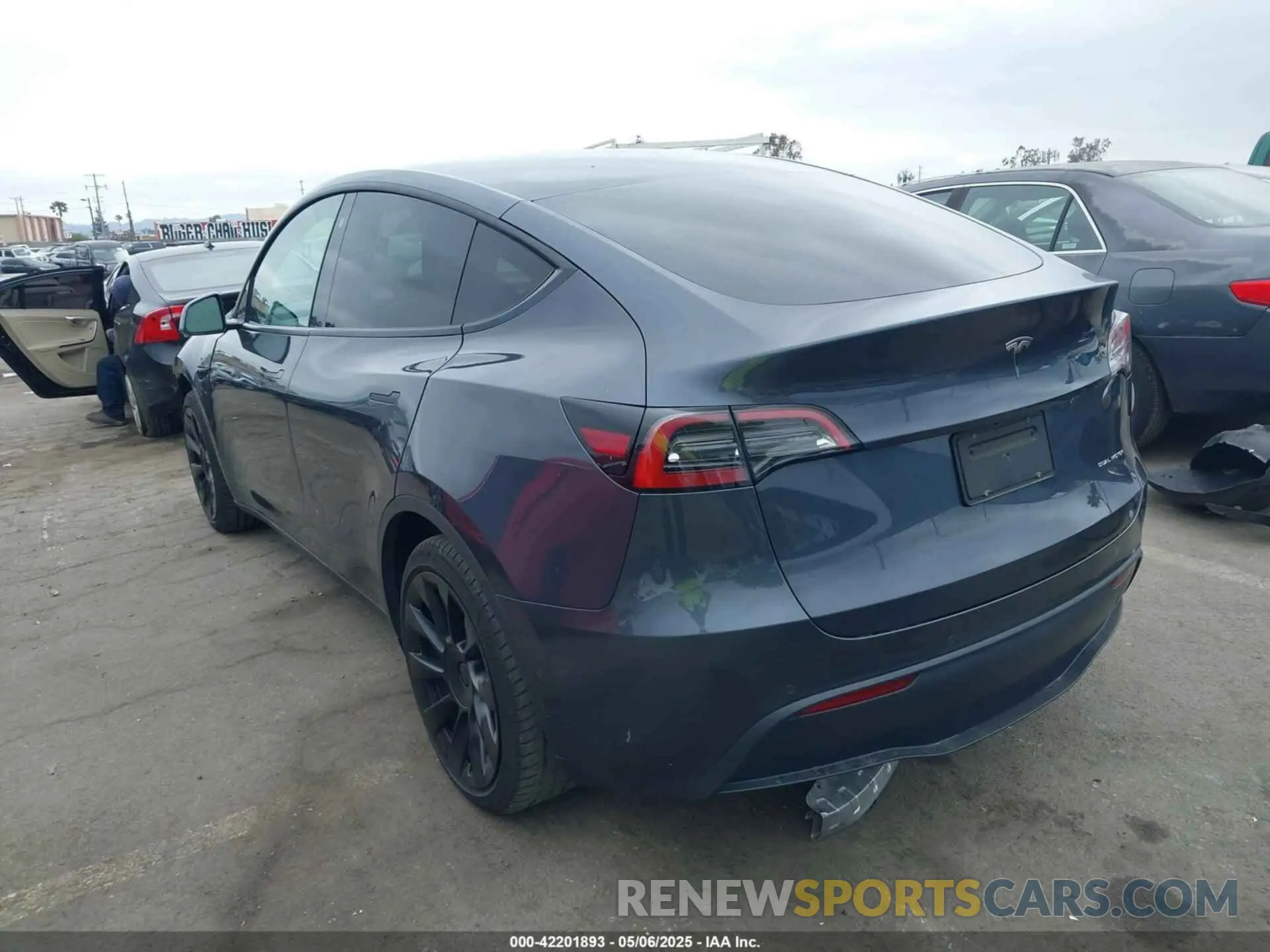 3 Photograph of a damaged car 5YJYGDEE1MF217929 TESLA MODEL Y 2021