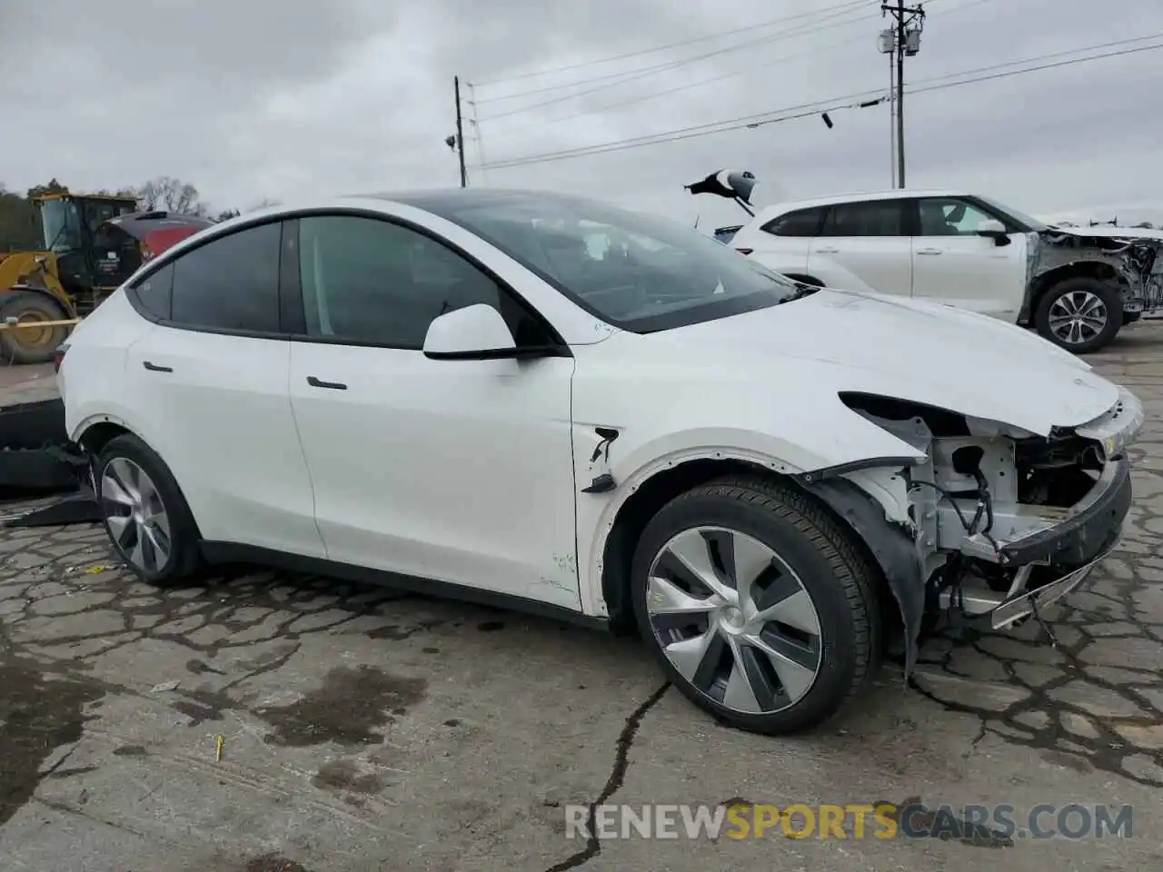 4 Photograph of a damaged car 5YJYGDEE1MF245536 TESLA MODEL Y 2021