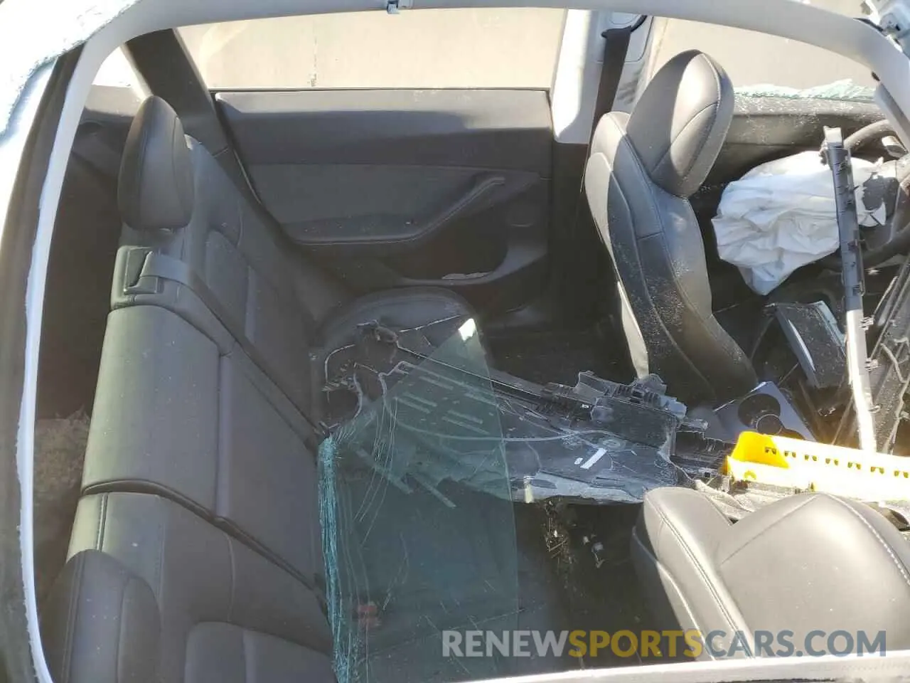 10 Photograph of a damaged car 5YJYGDEE1MF253992 TESLA MODEL Y 2021