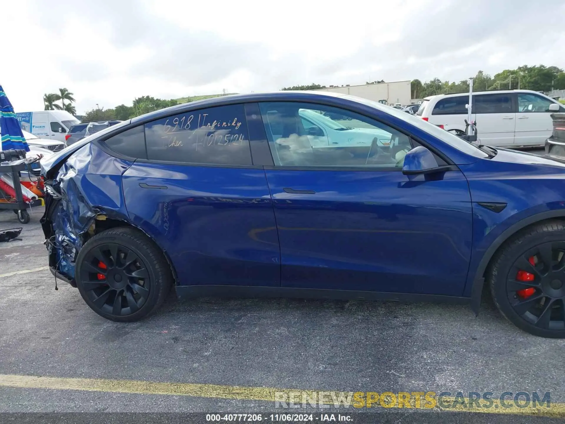 14 Photograph of a damaged car 5YJYGDEE1MF259615 TESLA MODEL Y 2021