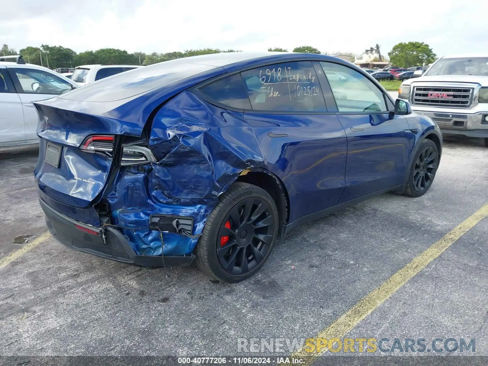 4 Photograph of a damaged car 5YJYGDEE1MF259615 TESLA MODEL Y 2021