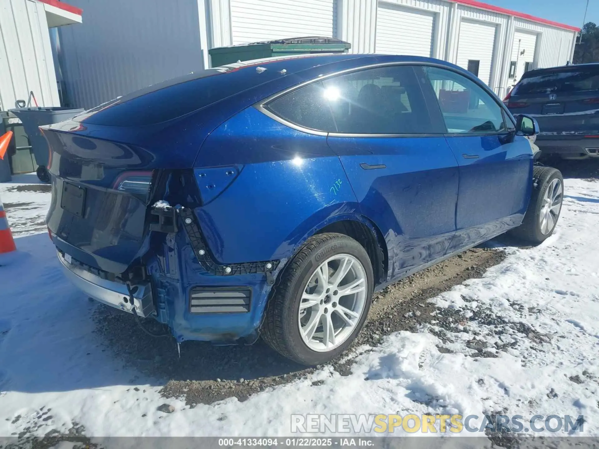 4 Photograph of a damaged car 5YJYGDEE1MF263549 TESLA MODEL Y 2021