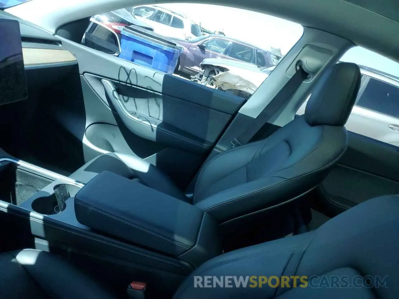 8 Photograph of a damaged car 5YJYGDEE1MF265074 TESLA MODEL Y 2021
