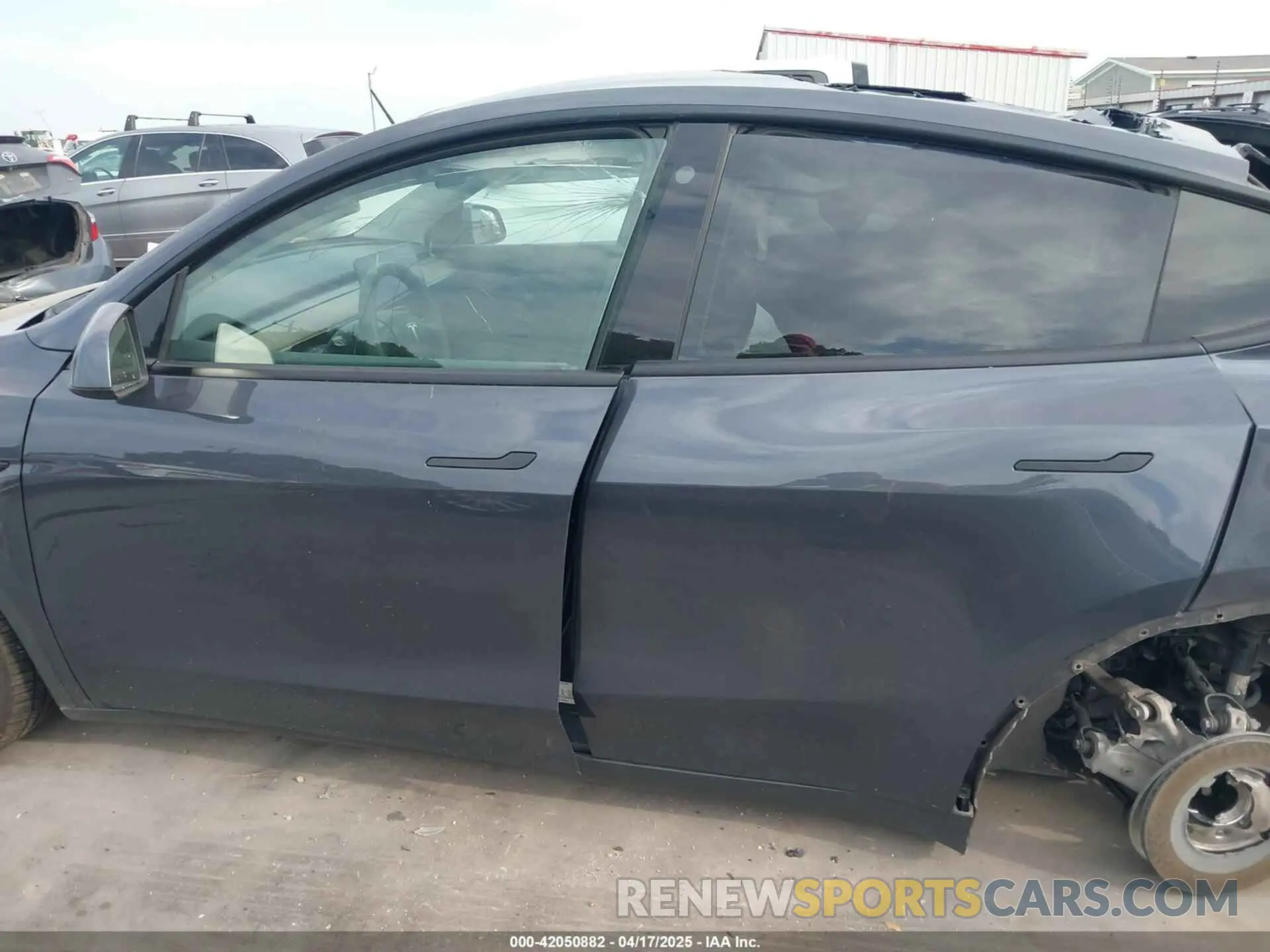 13 Photograph of a damaged car 5YJYGDEE1MF265611 TESLA MODEL Y 2021