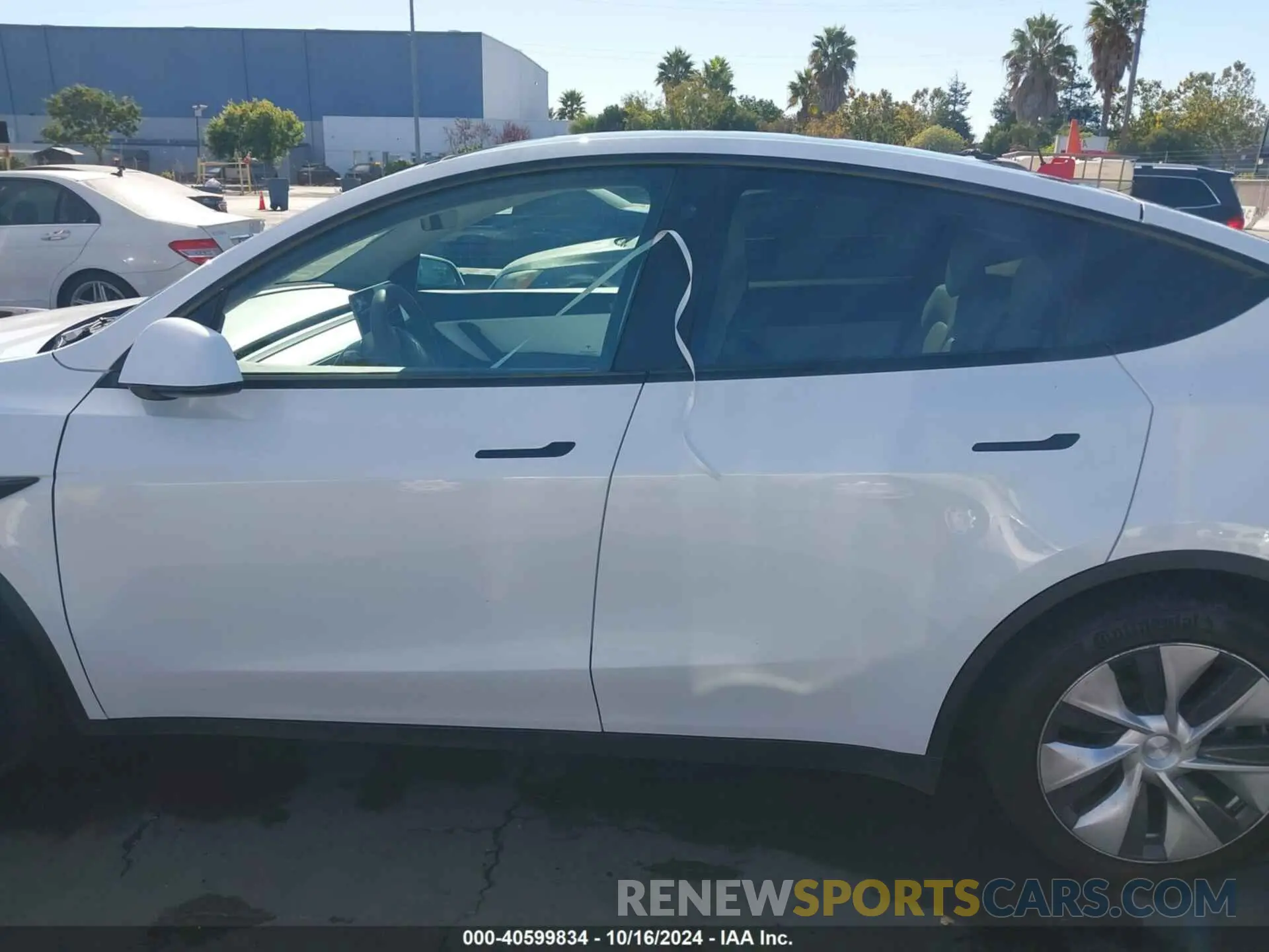 13 Photograph of a damaged car 5YJYGDEE1MF269917 TESLA MODEL Y 2021