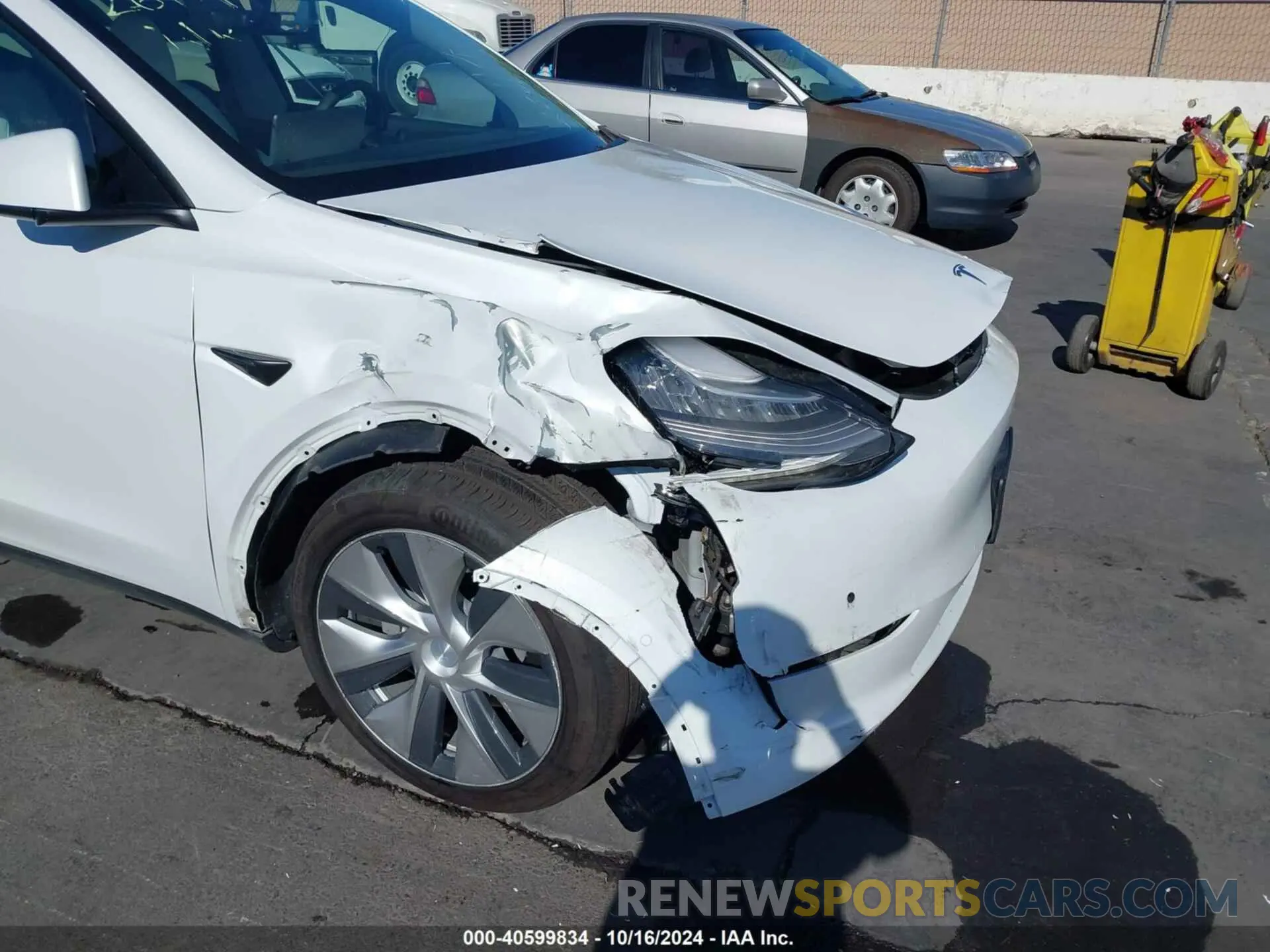 6 Photograph of a damaged car 5YJYGDEE1MF269917 TESLA MODEL Y 2021