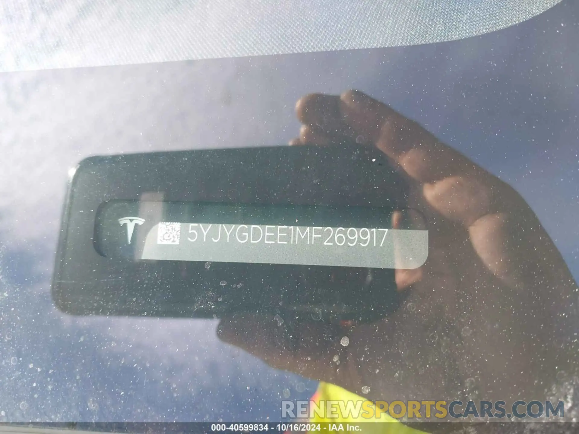 9 Photograph of a damaged car 5YJYGDEE1MF269917 TESLA MODEL Y 2021