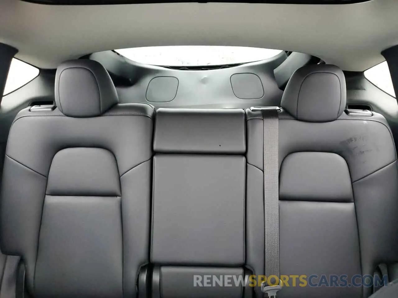 10 Photograph of a damaged car 5YJYGDEE1MF270131 TESLA MODEL Y 2021