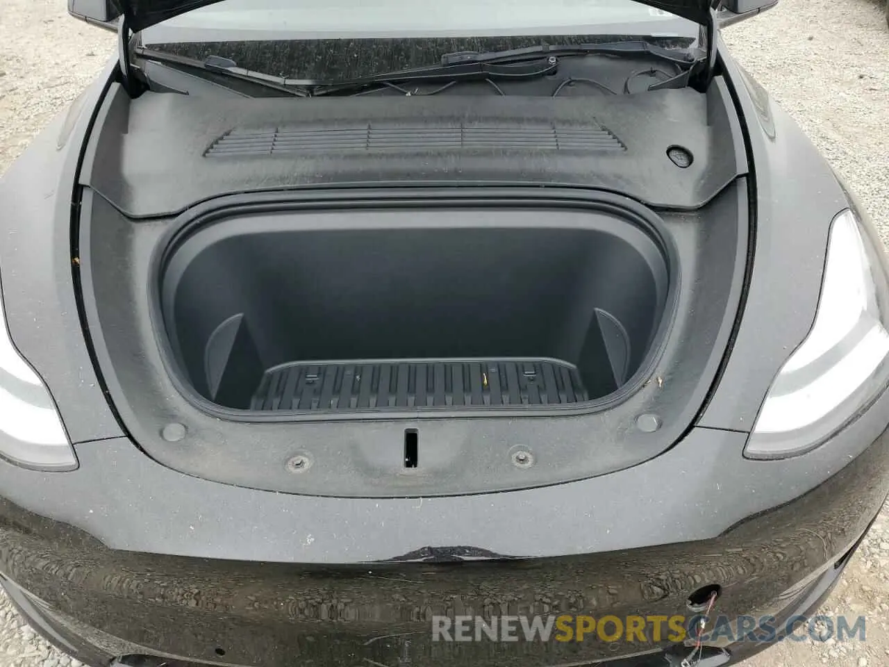 12 Photograph of a damaged car 5YJYGDEE1MF270131 TESLA MODEL Y 2021