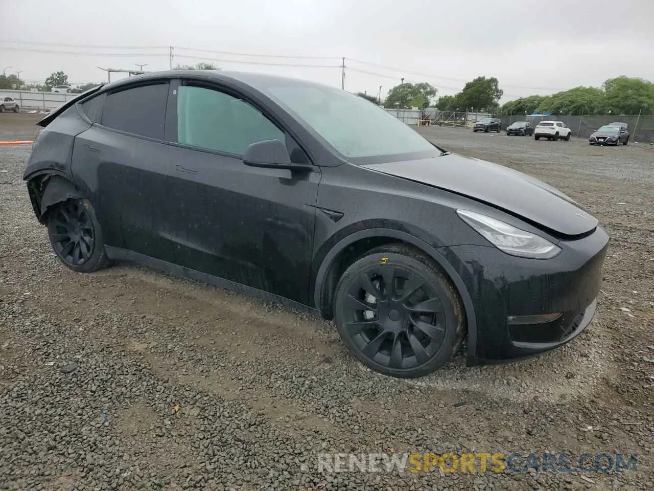 4 Photograph of a damaged car 5YJYGDEE1MF270131 TESLA MODEL Y 2021