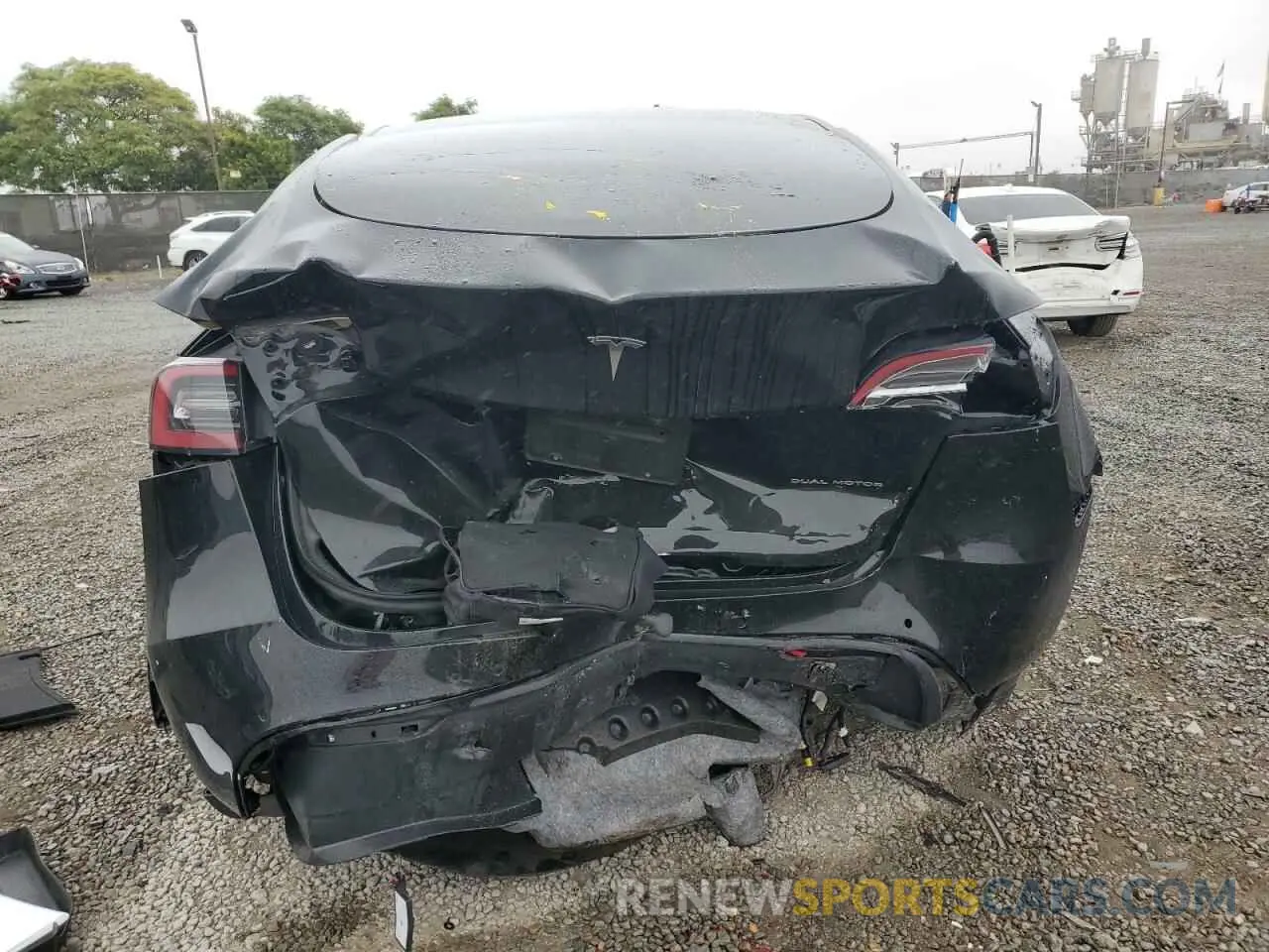 6 Photograph of a damaged car 5YJYGDEE1MF270131 TESLA MODEL Y 2021