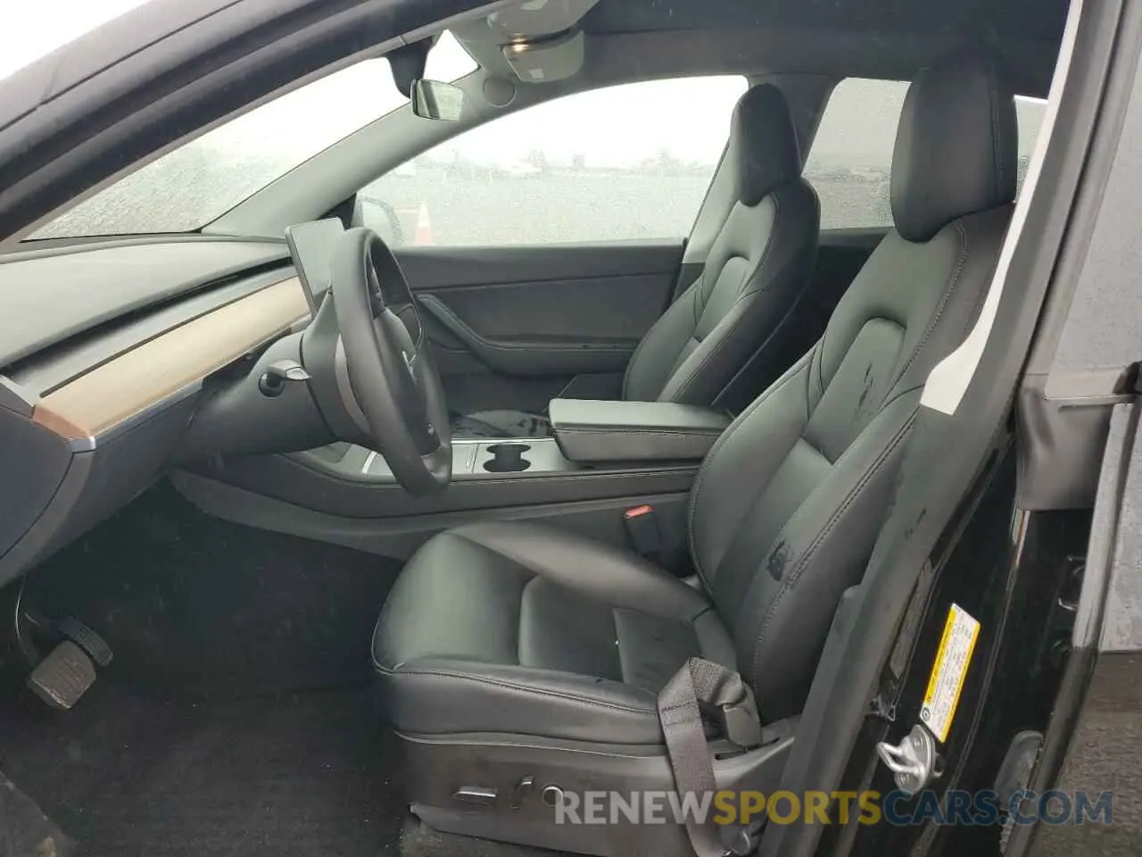 7 Photograph of a damaged car 5YJYGDEE1MF270131 TESLA MODEL Y 2021