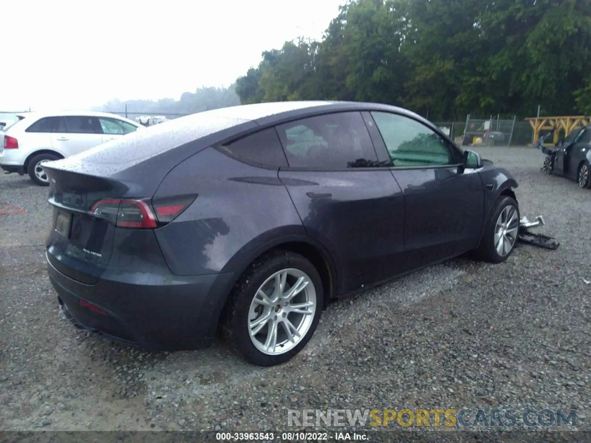 4 Photograph of a damaged car 5YJYGDEE1MF276608 TESLA MODEL Y 2021