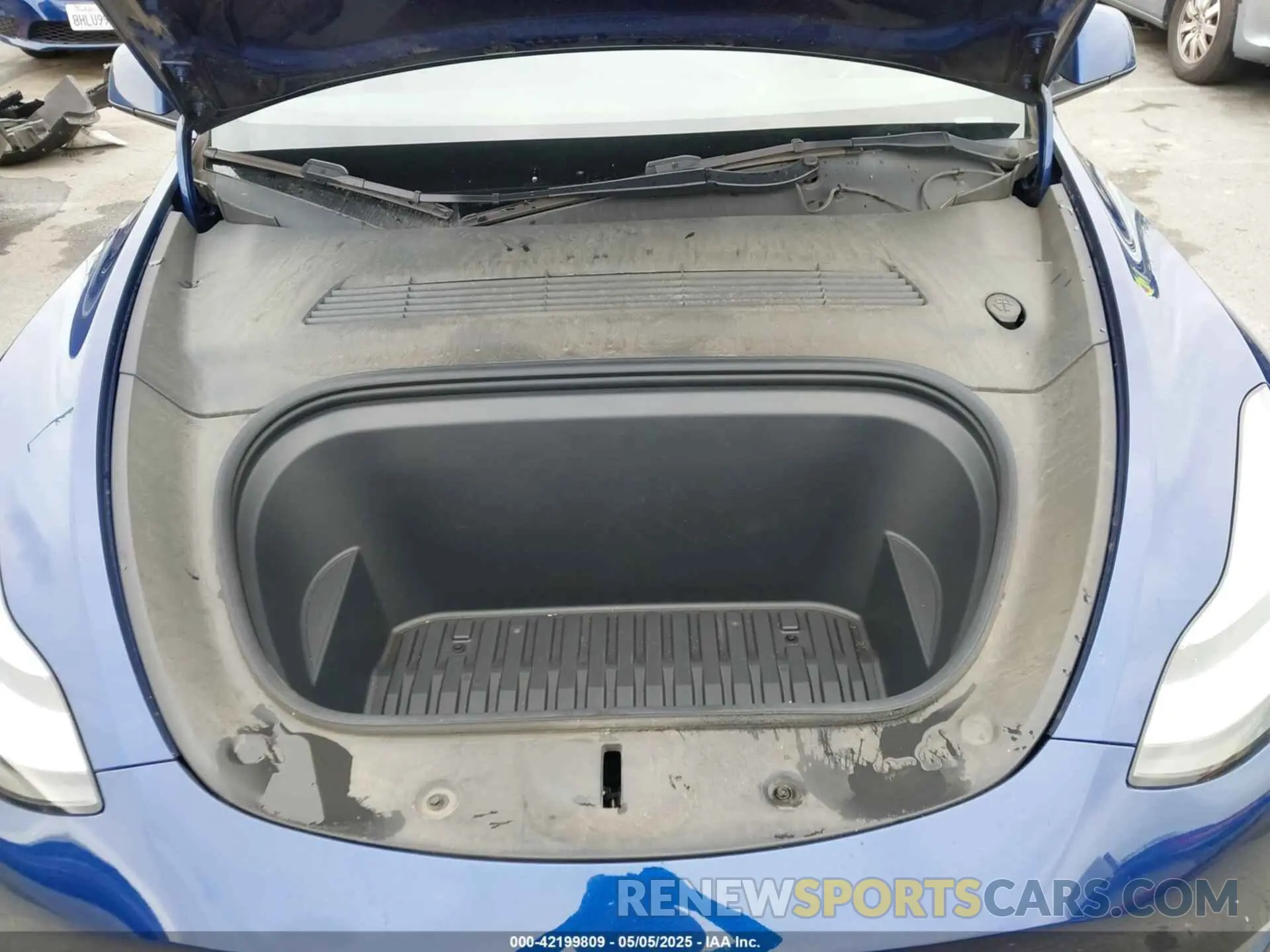 10 Photograph of a damaged car 5YJYGDEE1MF282196 TESLA MODEL Y 2021