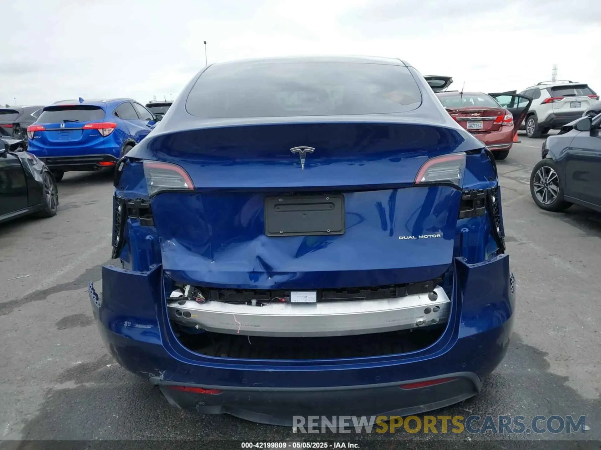 17 Photograph of a damaged car 5YJYGDEE1MF282196 TESLA MODEL Y 2021