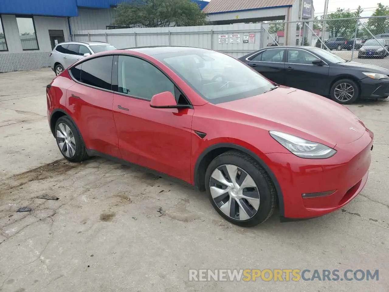 4 Photograph of a damaged car 5YJYGDEE1MF285454 TESLA MODEL Y 2021