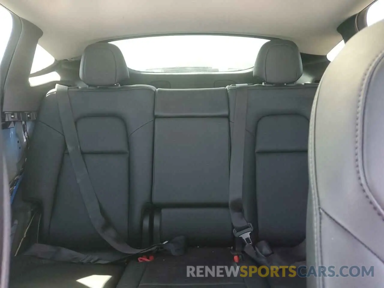10 Photograph of a damaged car 5YJYGDEE1MF287866 TESLA MODEL Y 2021