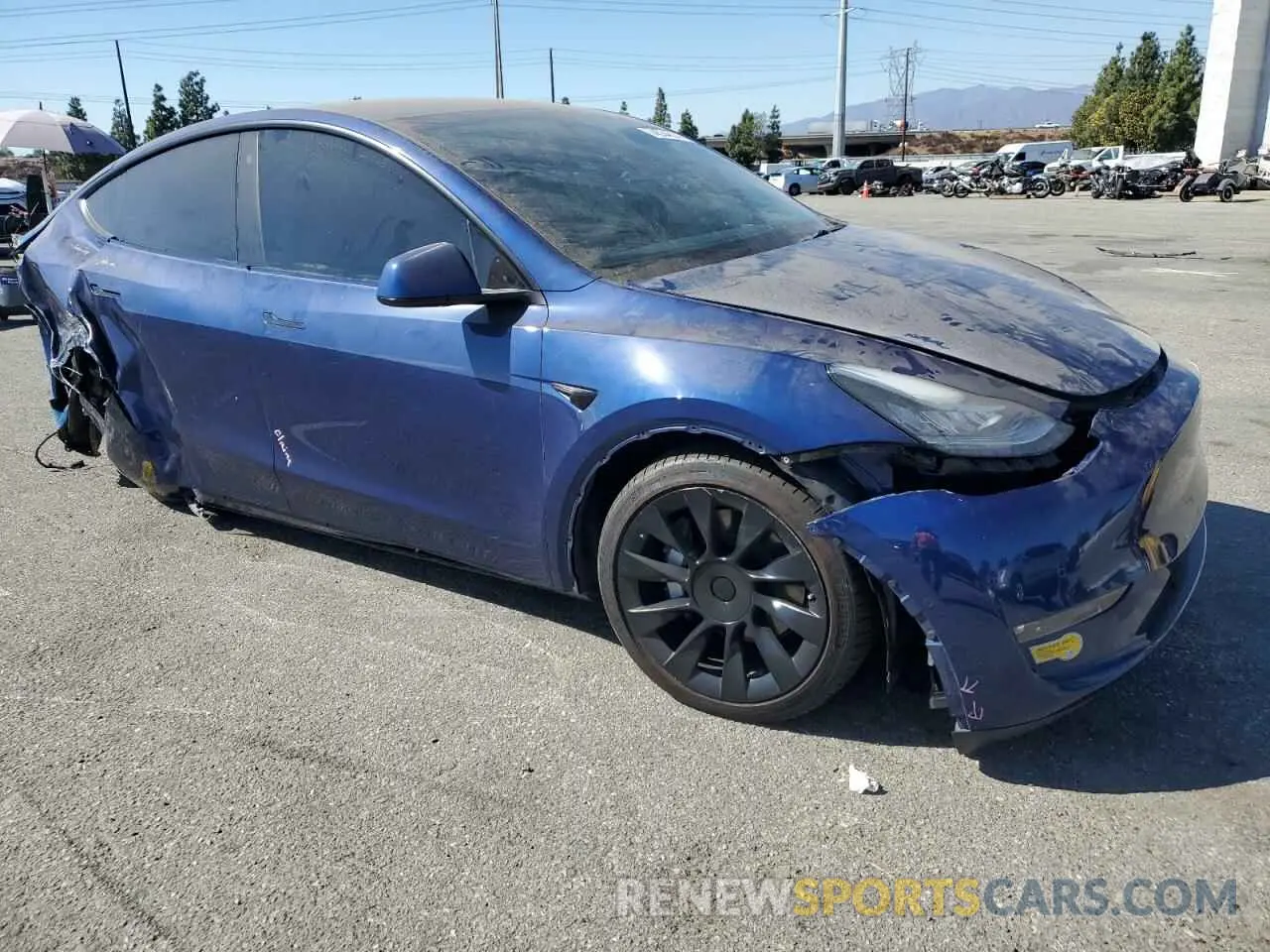 4 Photograph of a damaged car 5YJYGDEE1MF287866 TESLA MODEL Y 2021