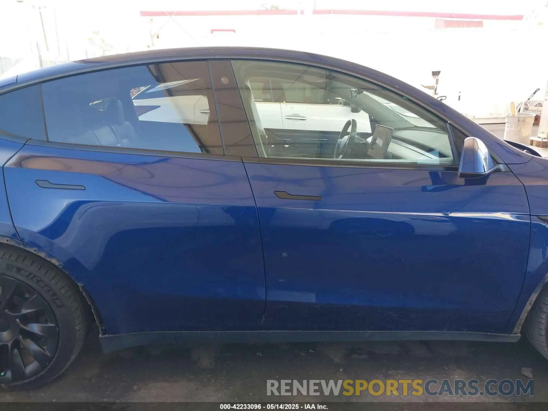 14 Photograph of a damaged car 5YJYGDEE1MF296454 TESLA MODEL Y 2021