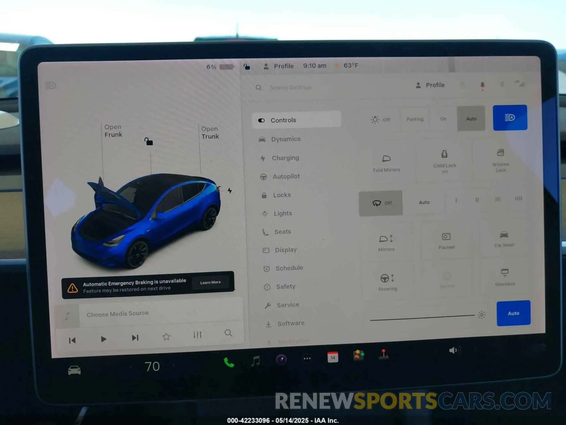 19 Photograph of a damaged car 5YJYGDEE1MF296454 TESLA MODEL Y 2021