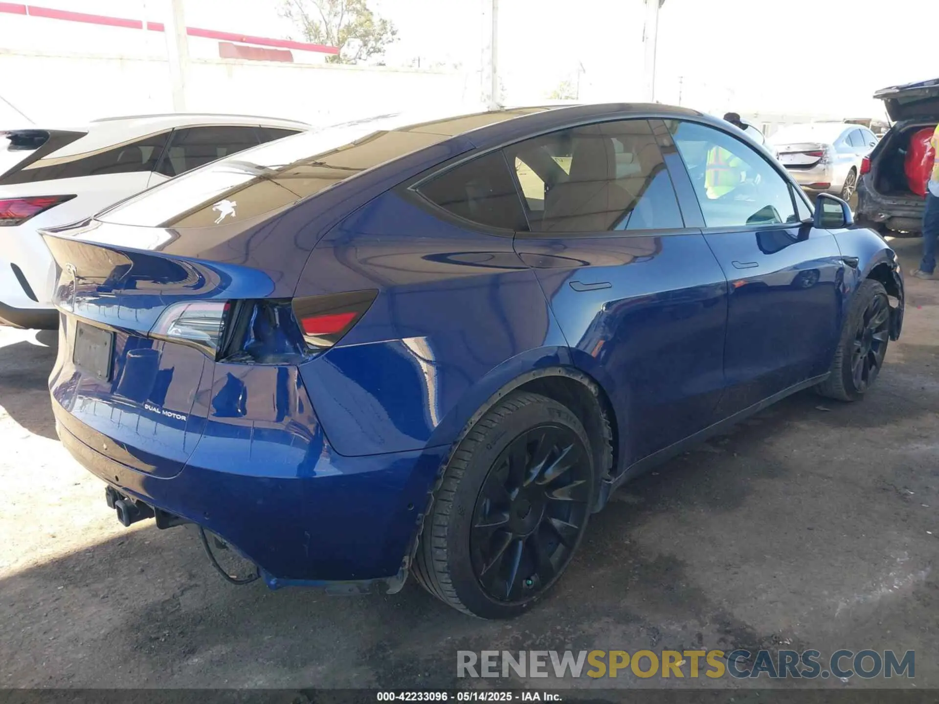 4 Photograph of a damaged car 5YJYGDEE1MF296454 TESLA MODEL Y 2021